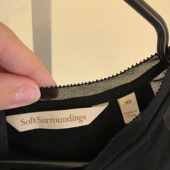 Soft Surroundings EUC Women's Black Sleeveless Chiffon Blouse Size XS - Picture 2 of 5
